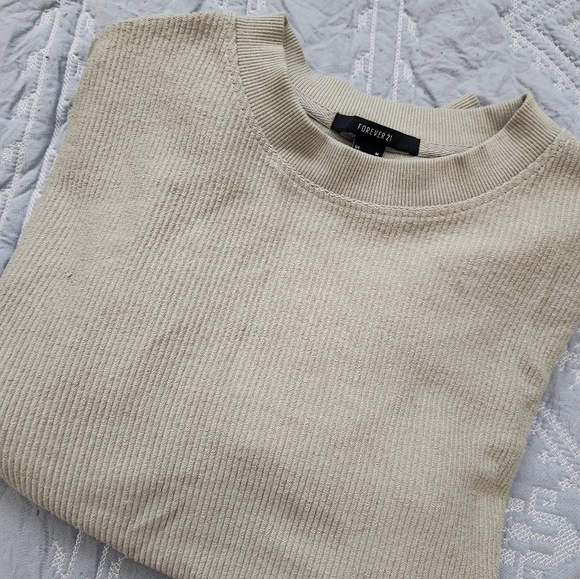 Slae 3 for $15: Light green crop long sleeve - Picture 4 of 4